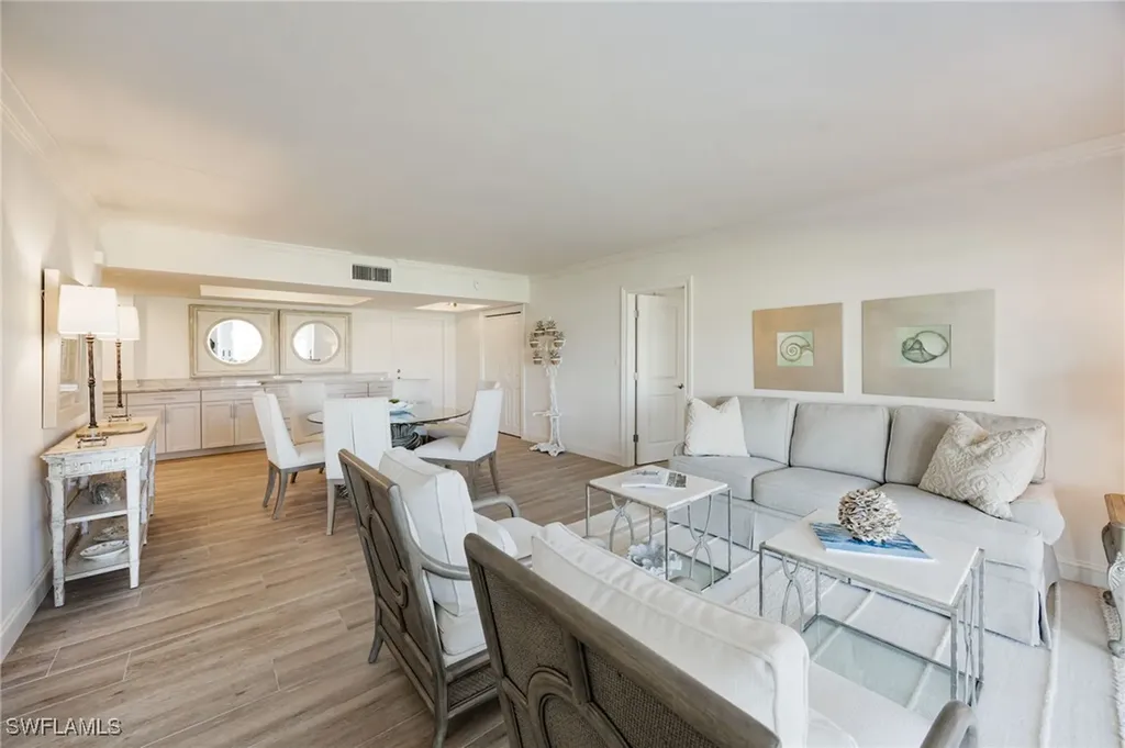 383 Harbour Drive Naples FL 34103