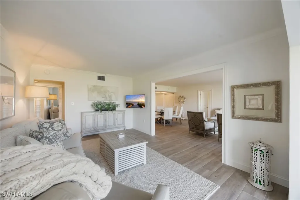 383 Harbour Drive Naples FL 34103