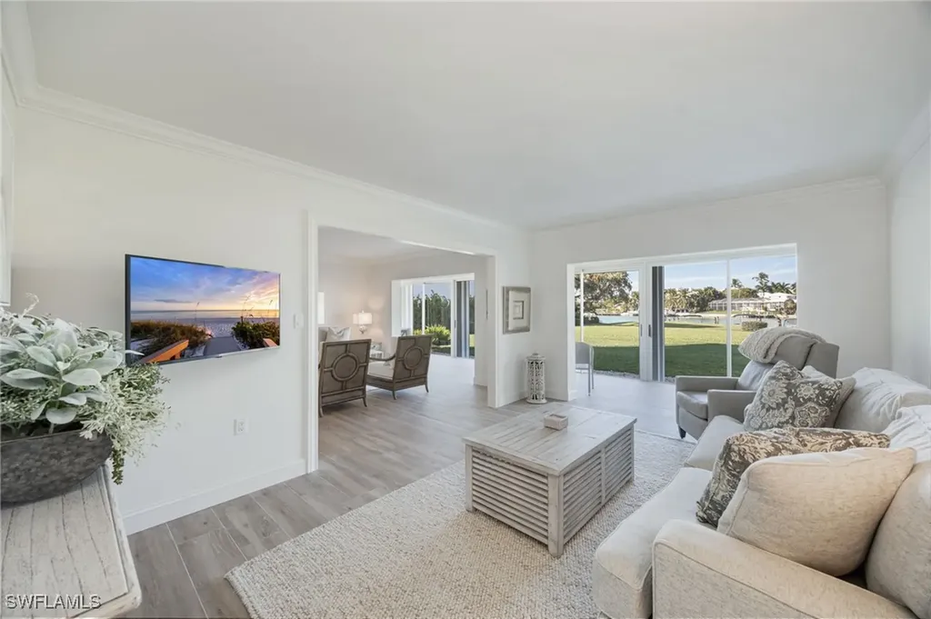 383 Harbour Drive Naples FL 34103