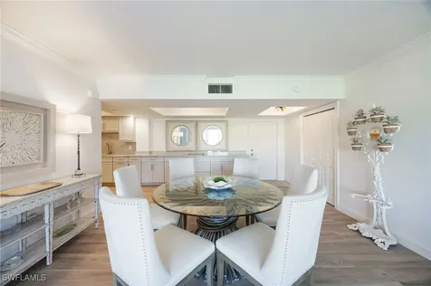 383 Harbour Drive Naples FL 34103
