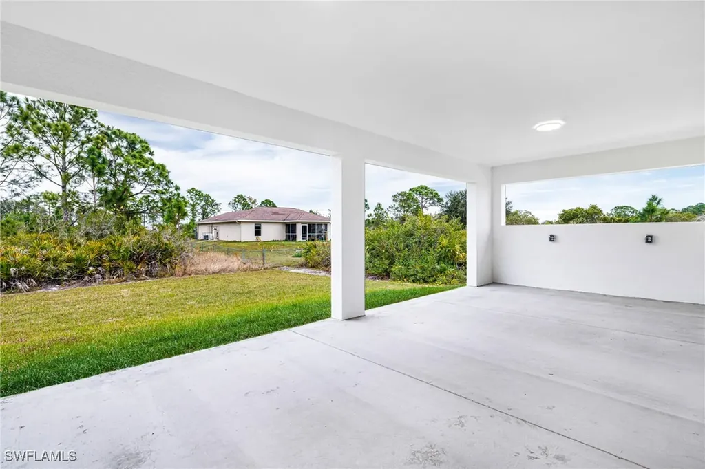 2712 40th Street W Lehigh Acres FL 33971