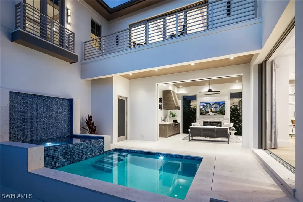 835 11th Avenue S Naples FL 34102