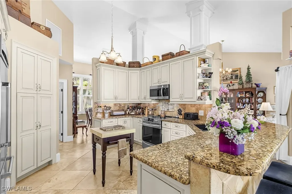 2025 Mission Drive Naples FL 34109