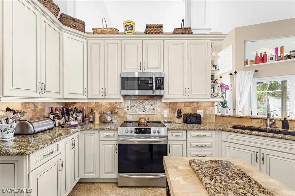 2025 Mission Drive Naples FL 34109