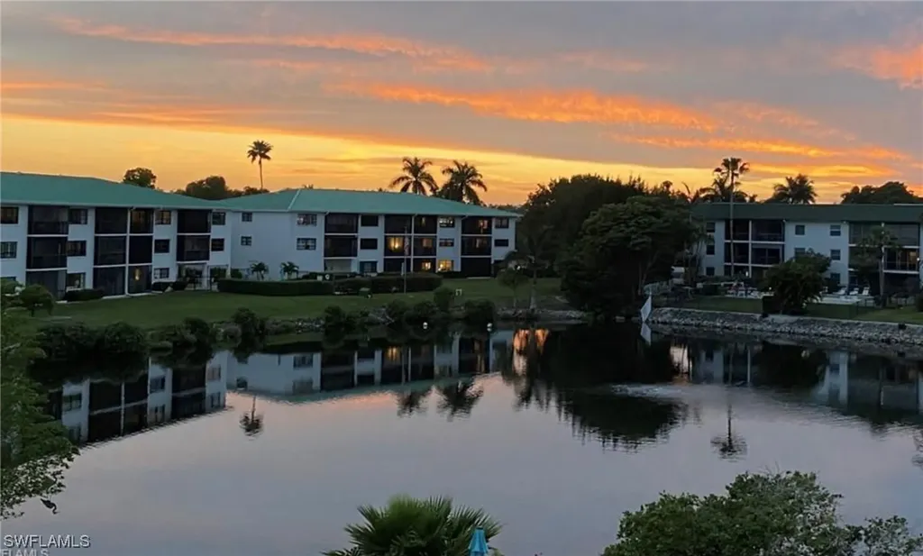 3055 Riviera Drive Naples FL 34103