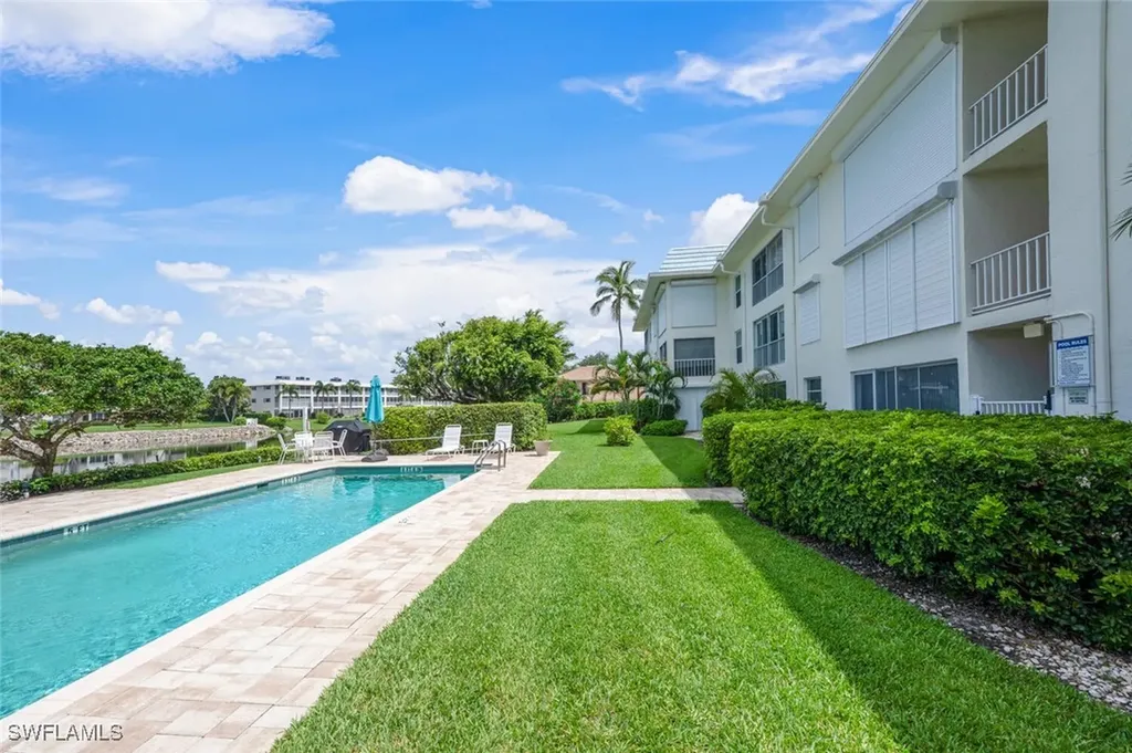 3055 Riviera Drive Naples FL 34103