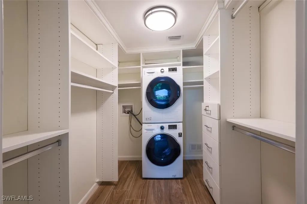 3055 Riviera Drive Naples FL 34103