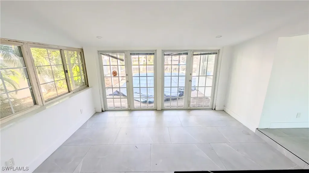 5279 Stratford Court Cape Coral FL 33904