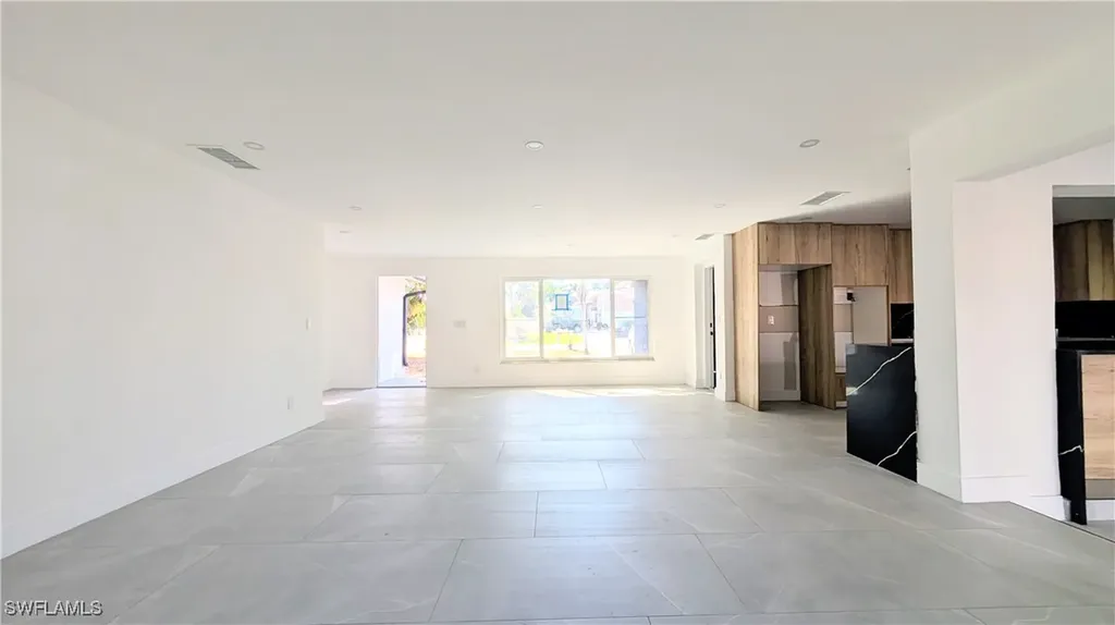 5279 Stratford Court Cape Coral FL 33904