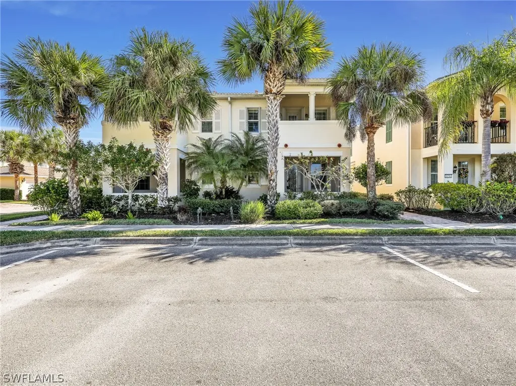 8192 Josefa Way Naples FL 34114