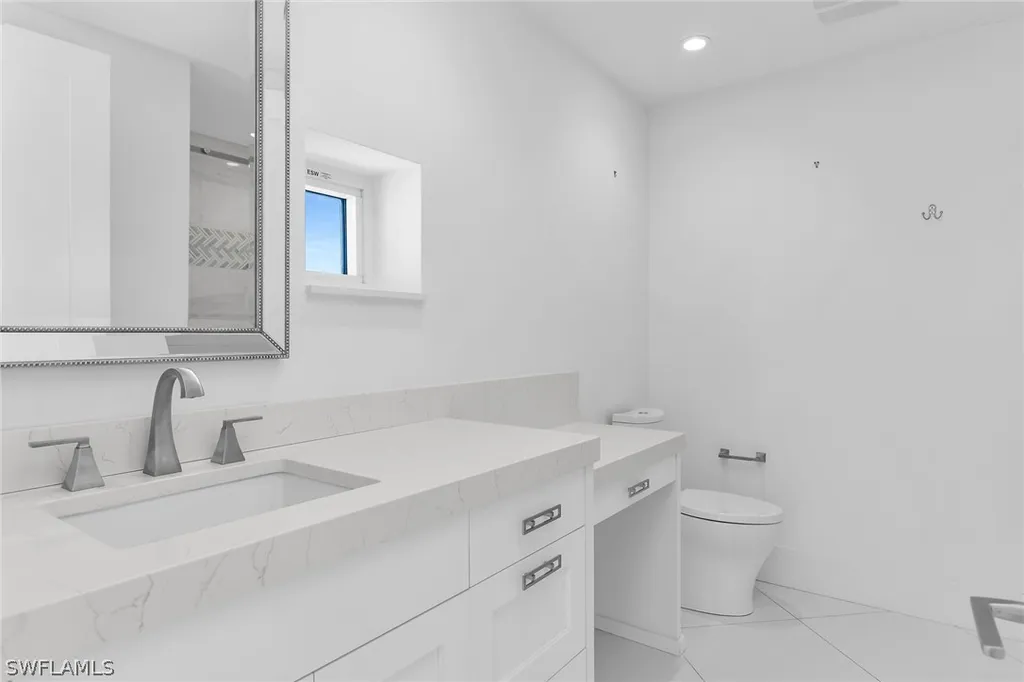 8231 Bay Colony Drive Naples FL 34108