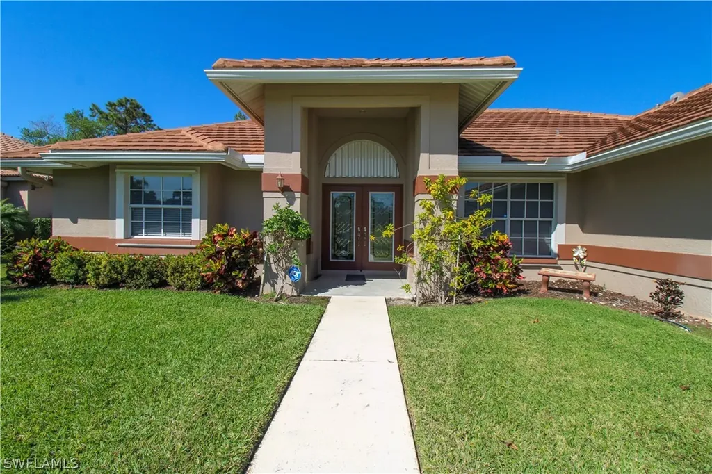 333 Wentworth Court Naples FL 34104