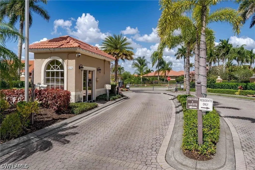 2650 Creek Lane Naples FL 34119