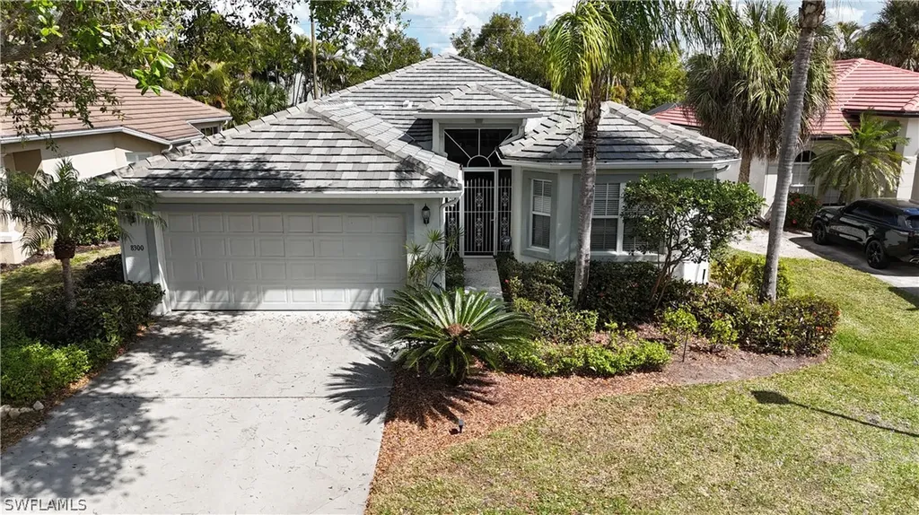 Naples FL, 8300 Laurel Lakes Boulevard