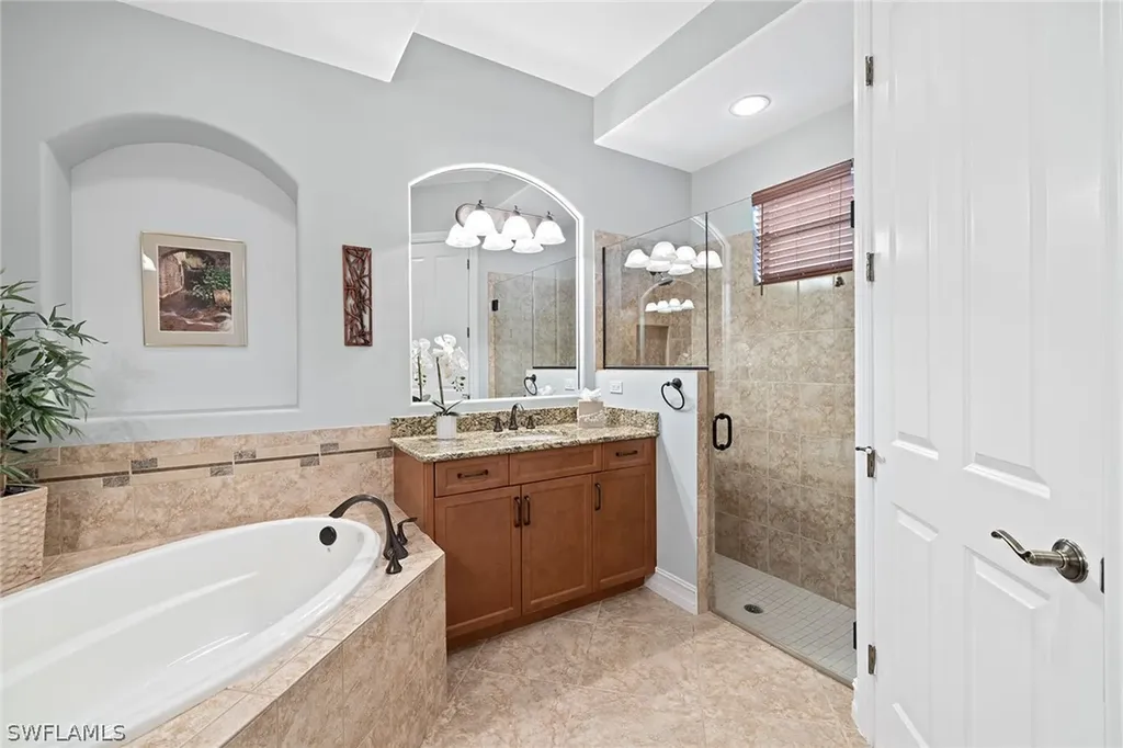 6513 Caldecott Drive Naples FL 34113
