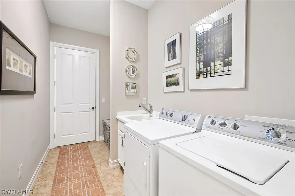 6513 Caldecott Drive Naples FL 34113