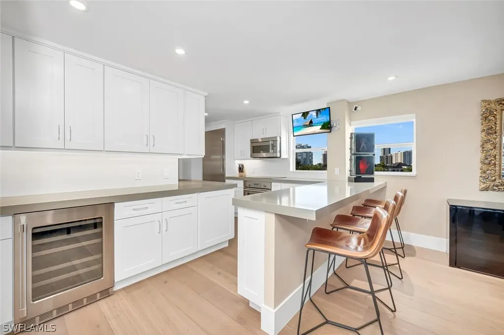 300 Park Shore Drive Naples FL 34103