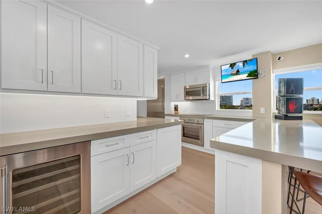 300 Park Shore Drive Naples FL 34103