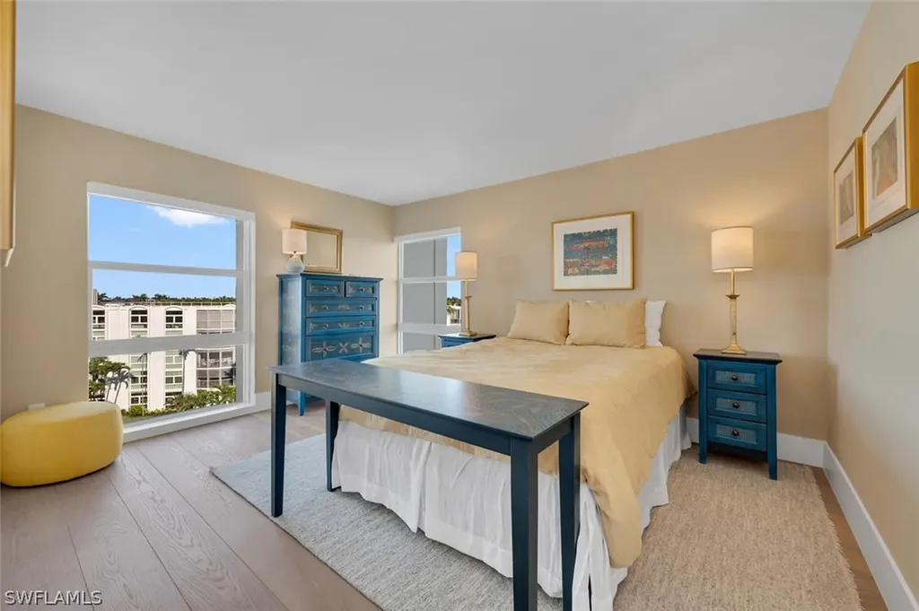 300 Park Shore Drive Naples FL 34103