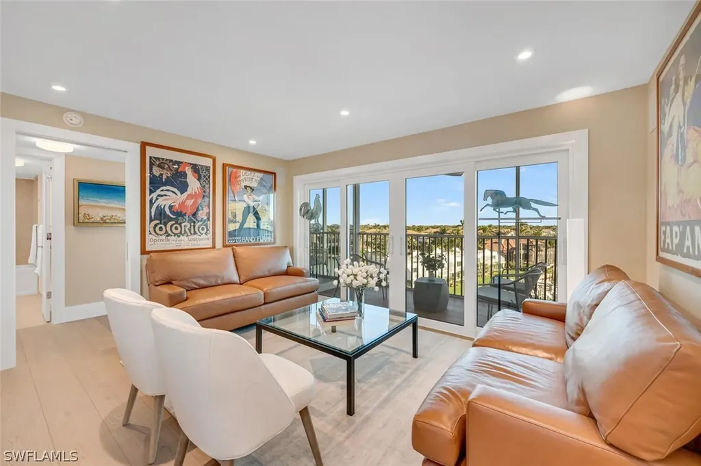 300 Park Shore Drive Naples FL 34103