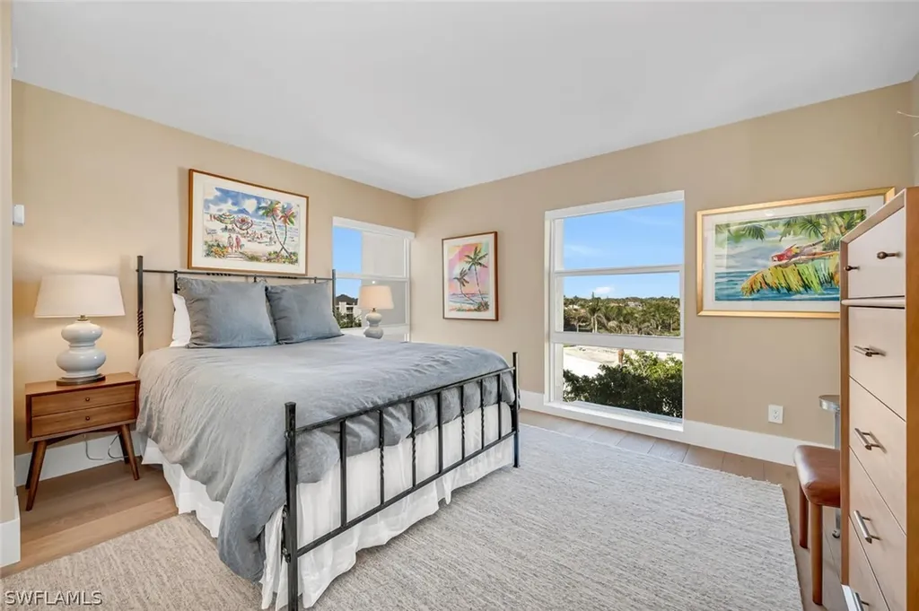 300 Park Shore Drive Naples FL 34103