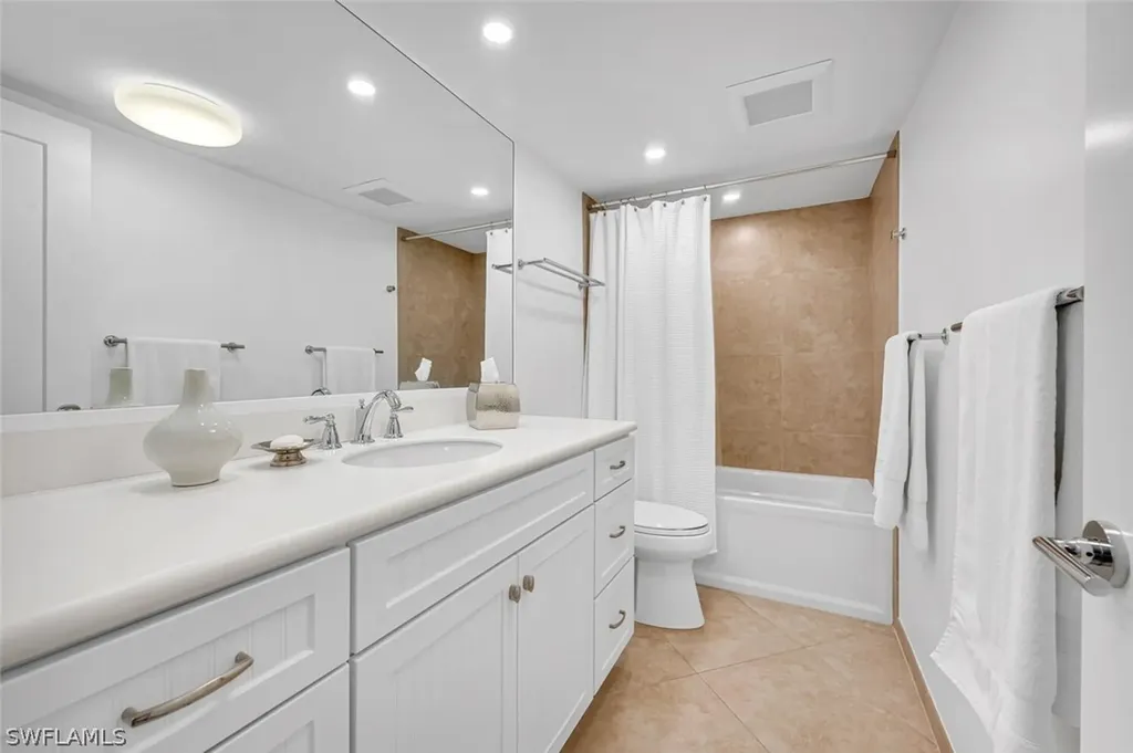 300 Park Shore Drive Naples FL 34103