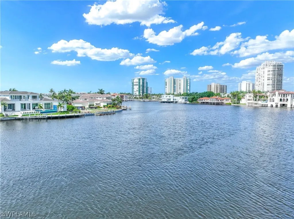 300 Park Shore Drive Naples FL 34103