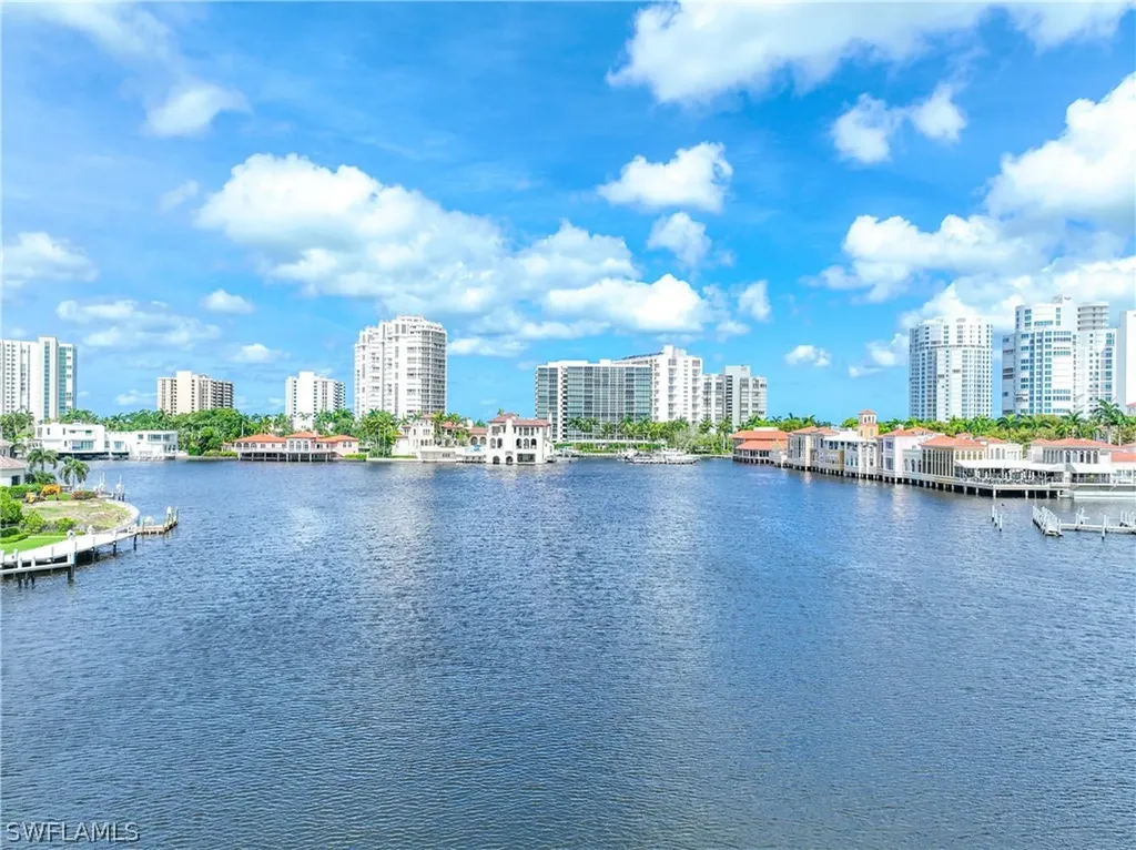 300 Park Shore Drive Naples FL 34103