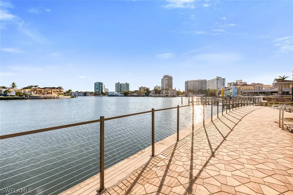 300 Park Shore Drive Naples FL 34103