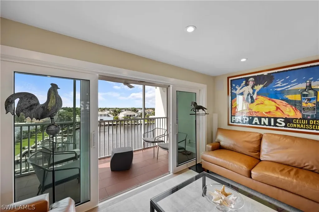300 Park Shore Drive Naples FL 34103