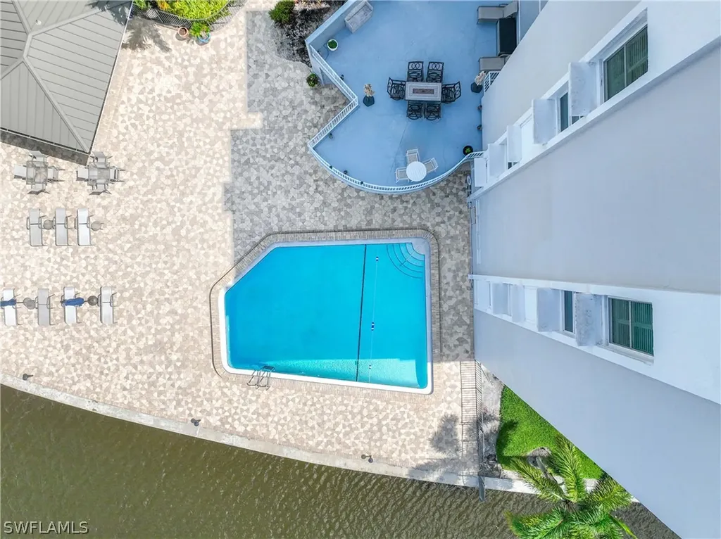 300 Park Shore Drive Naples FL 34103