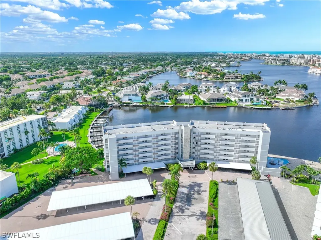 300 Park Shore Drive Naples FL 34103