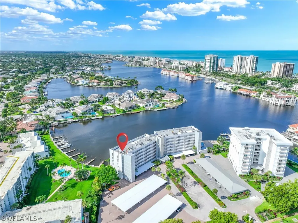 300 Park Shore Drive Naples FL 34103