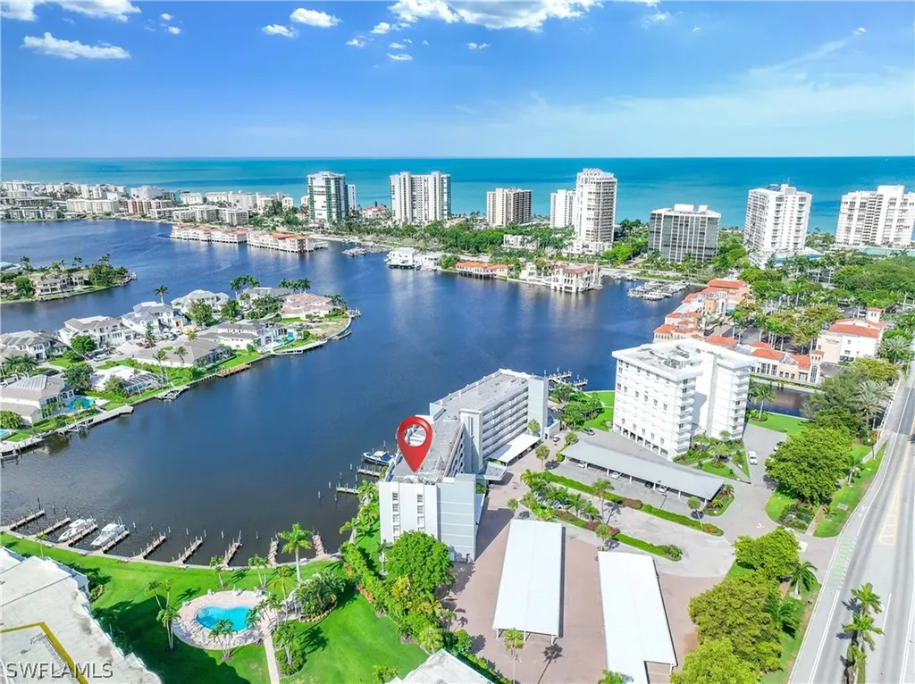 300 Park Shore Drive Naples FL 34103