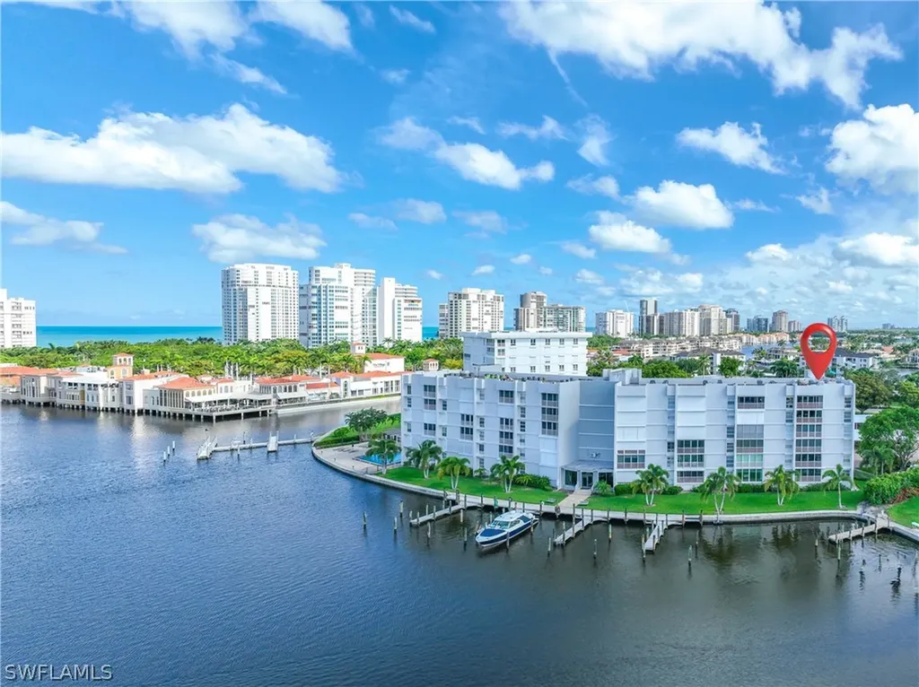 300 Park Shore Drive Naples FL 34103