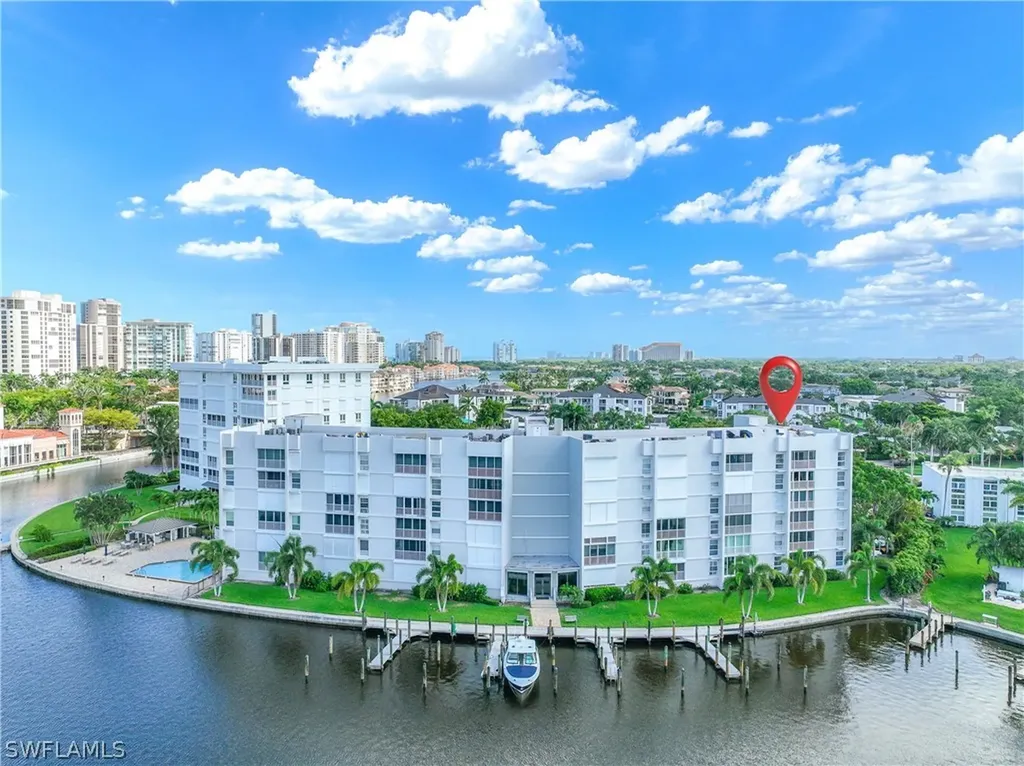 300 Park Shore Drive Naples FL 34103