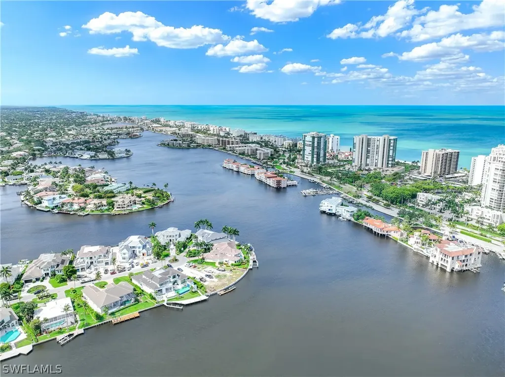 300 Park Shore Drive Naples FL 34103