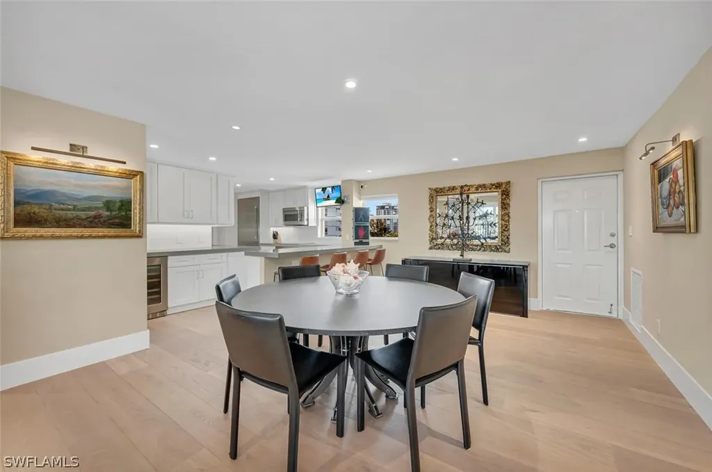 300 Park Shore Drive Naples FL 34103