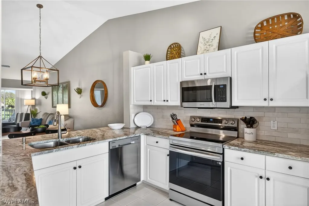 9009 Michael Circle Naples FL 34113