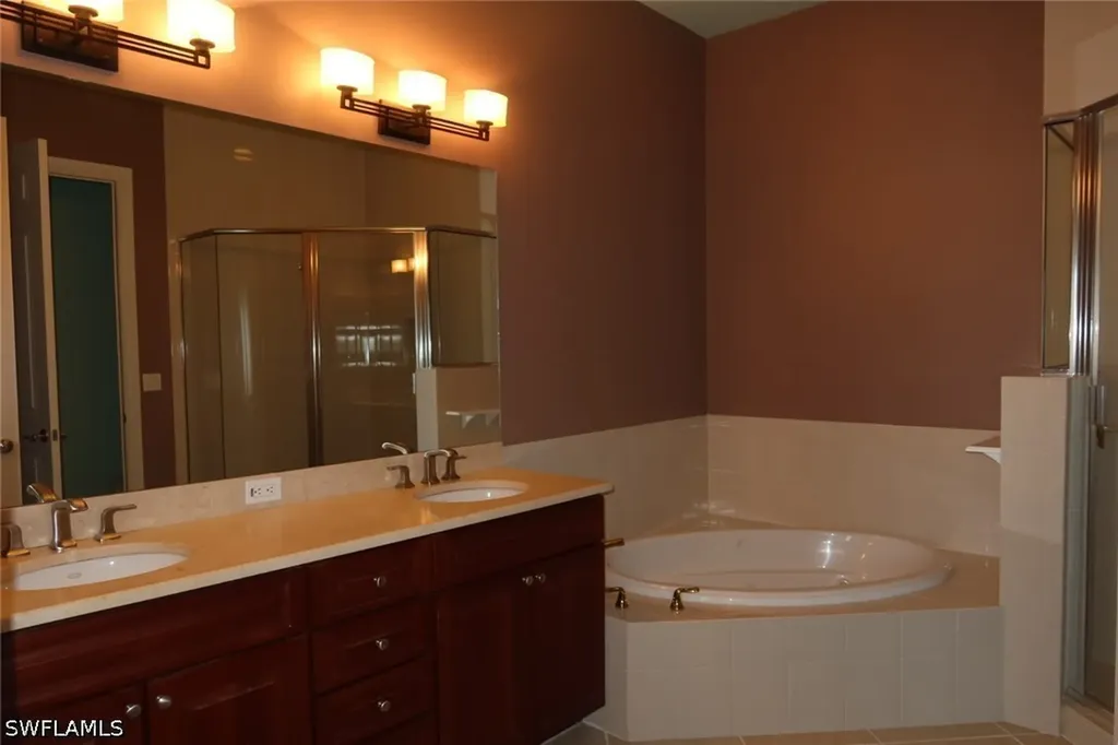 7168 Lemuria Circle Naples FL 34109