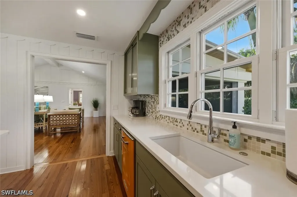 92 10th Avenue S Naples FL 34102