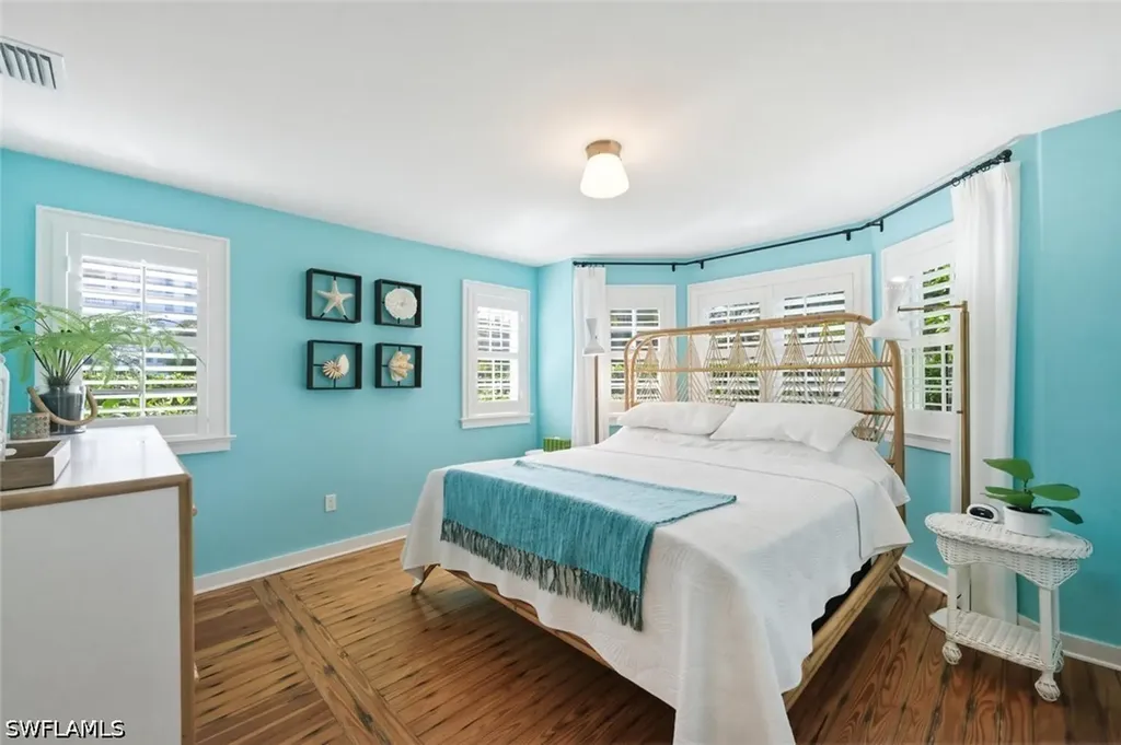92 10th Avenue S Naples FL 34102