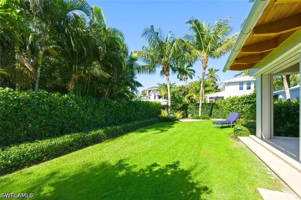 92 10th Avenue S Naples FL 34102