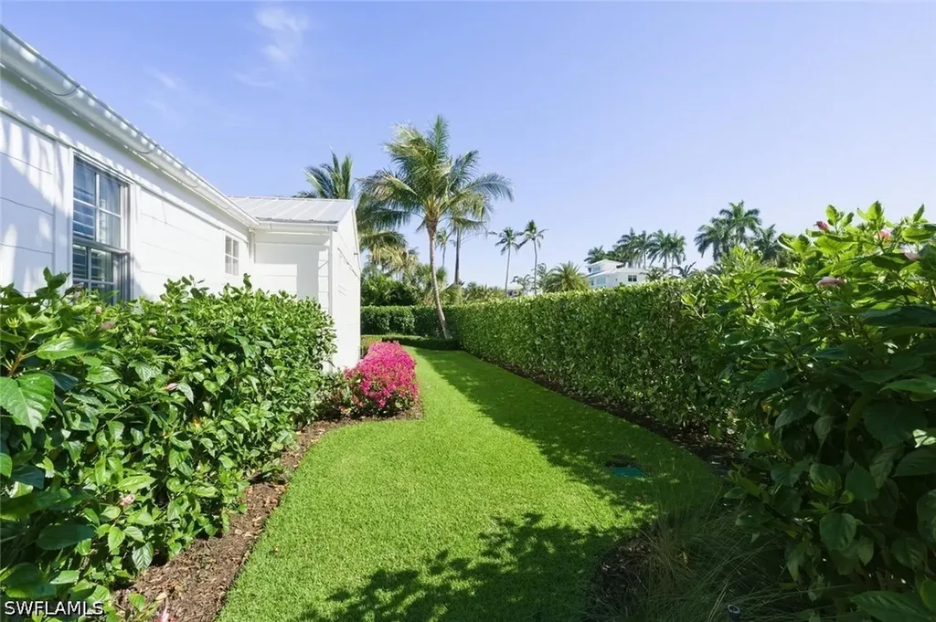 92 10th Avenue S Naples FL 34102