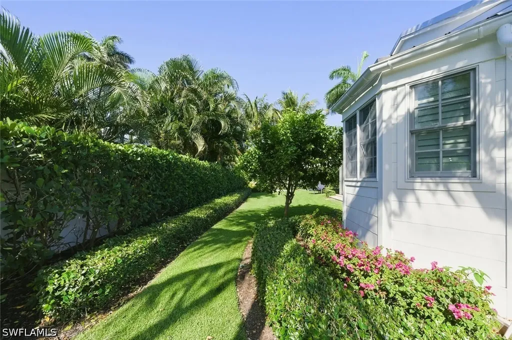 92 10th Avenue S Naples FL 34102