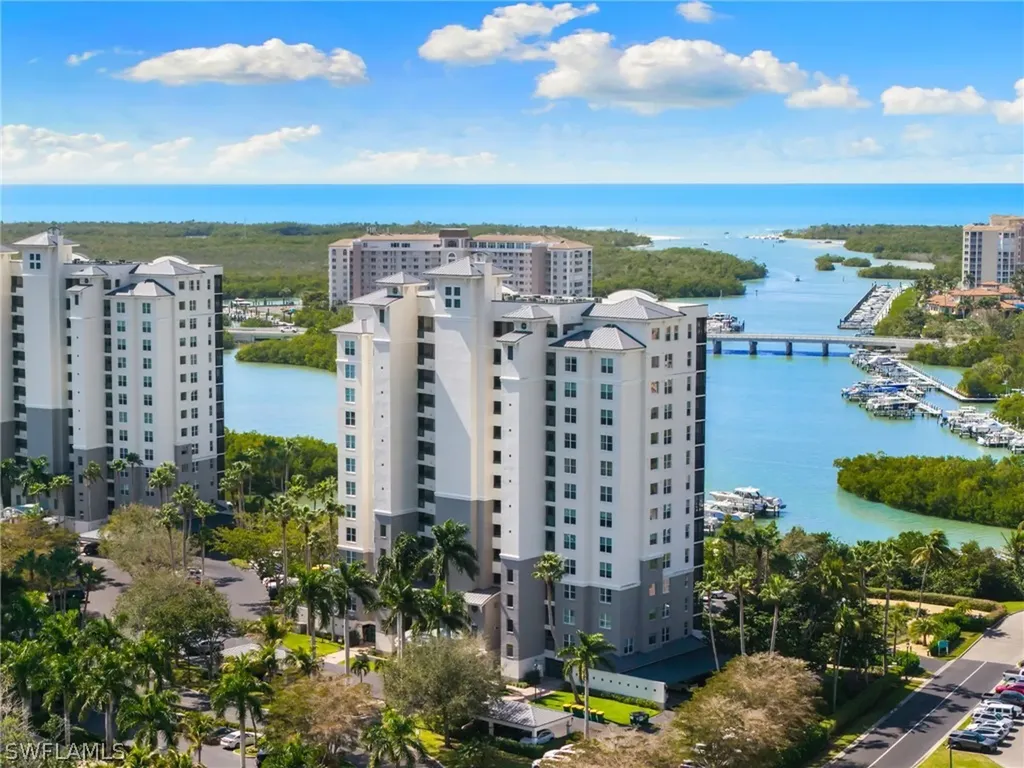 430 Cove Tower Drive Naples FL 34110