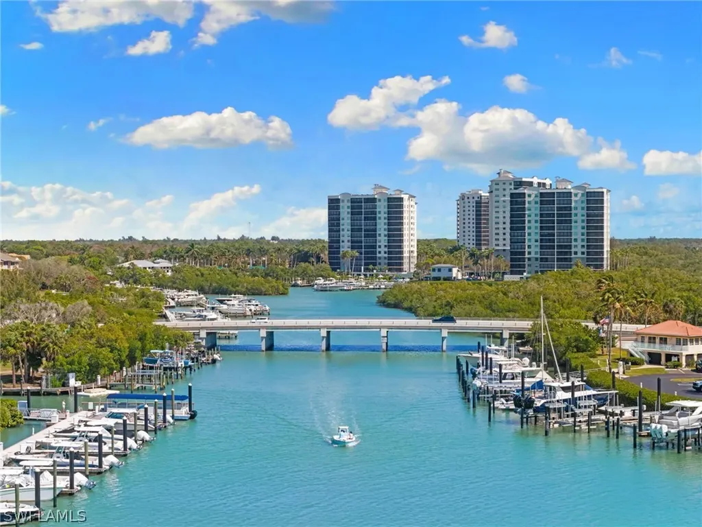 430 Cove Tower Drive Naples FL 34110