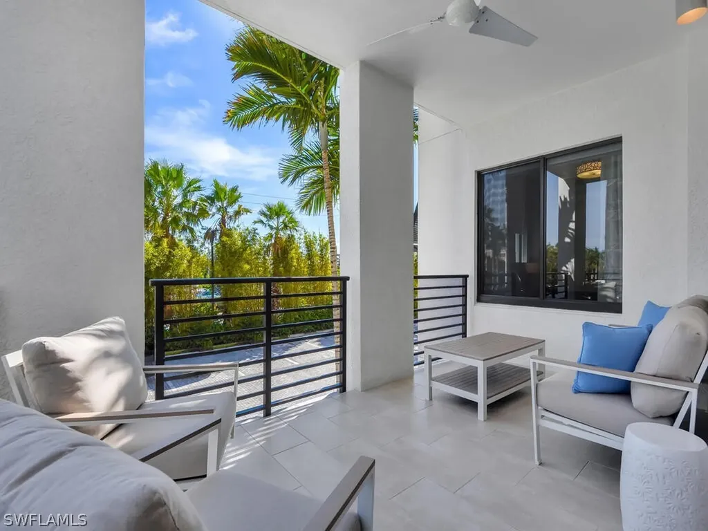 1111 Central Avenue Naples FL 34102