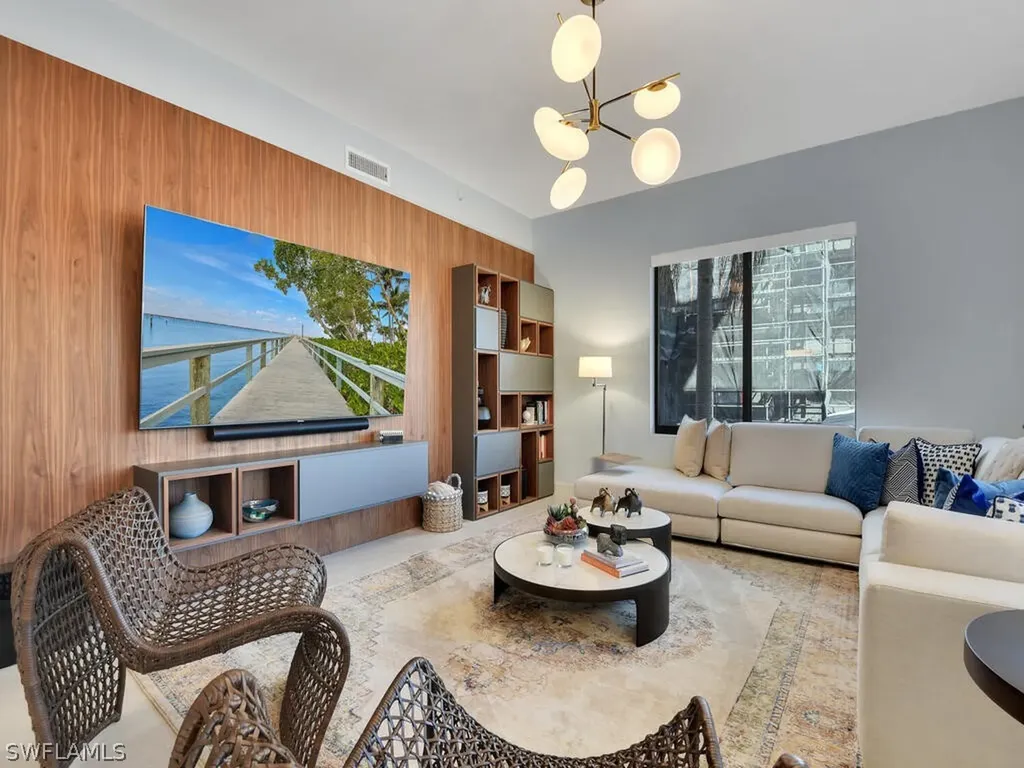 1111 Central Avenue Naples FL 34102