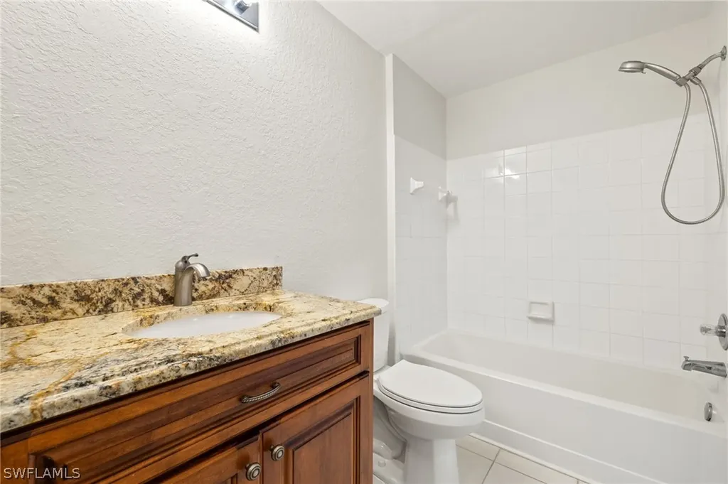 6401 Aragon Way Fort Myers FL 33966